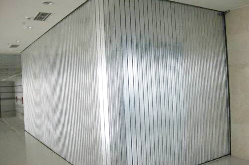 水平钢制防火卷帘门